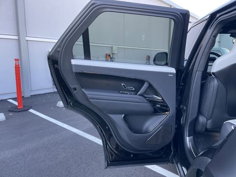 Used 2024 Land Rover Range Rover Sport SV image 29