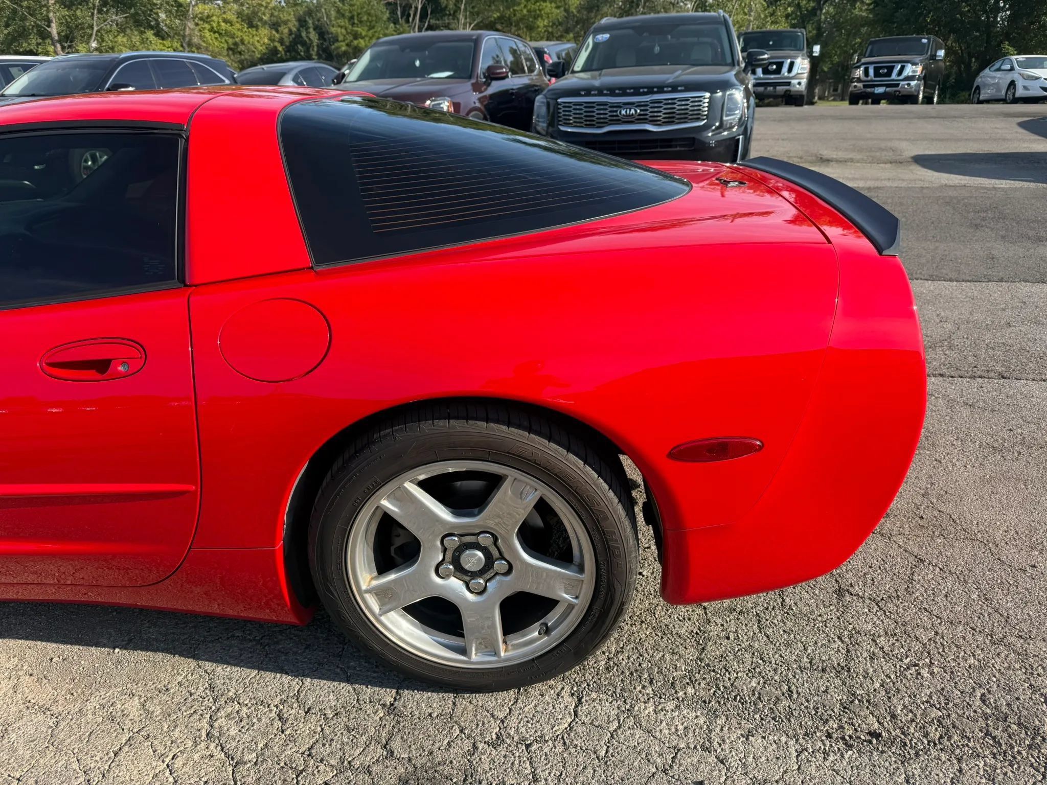 Used 1998 Chevrolet Corvette Coupe w/ Memory Pkg RWD image 33