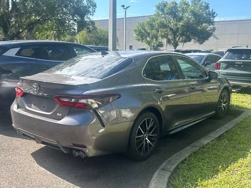 Used 2021 Toyota Camry SE w/ Convenience Package FWD image 6