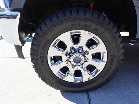 Used 2017 Ford F250 Lariat w/ Lariat Ultimate Package image 10