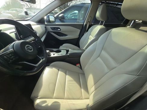 Certified 2021 Nissan Rogue SV w/ Premium Package image 10