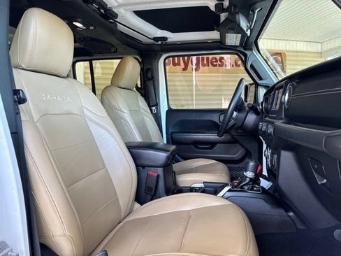 Used 2018 Jeep Wrangler Unlimited Sahara w/ Cold Weather Group AWD/4WD image 26
