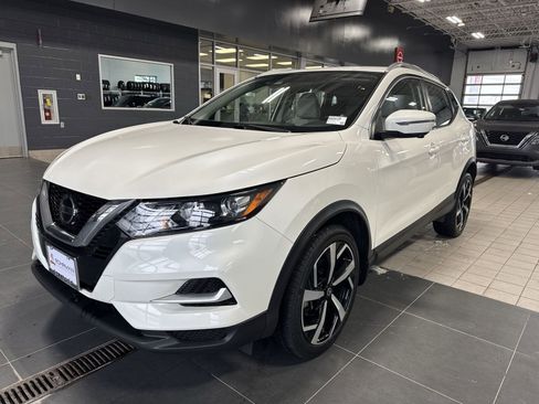Certified 2022 Nissan Rogue Sport SL AWD/4WD image 9