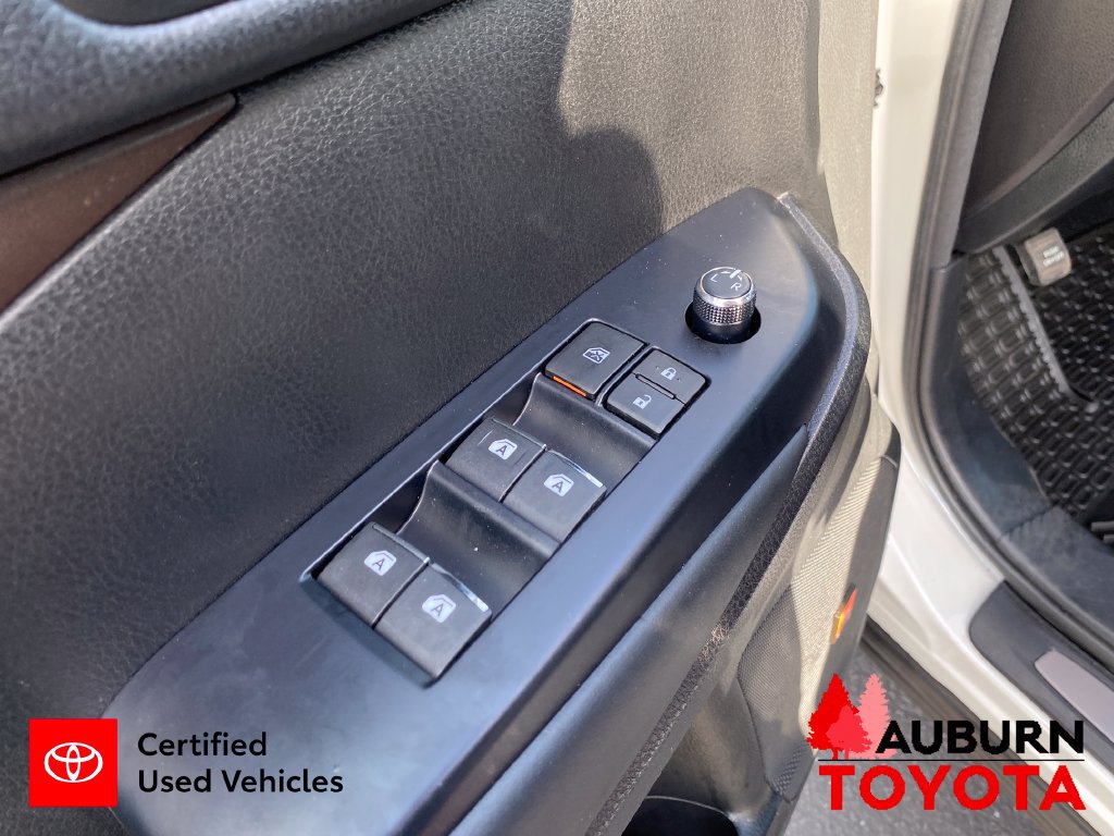 Certified 2017 Toyota Highlander Limited Platinum w/ Carpet Mat Package AWD/4WD image 11