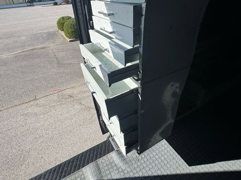 Used 2012 Mercedes-Benz Sprinter 2500 image 38