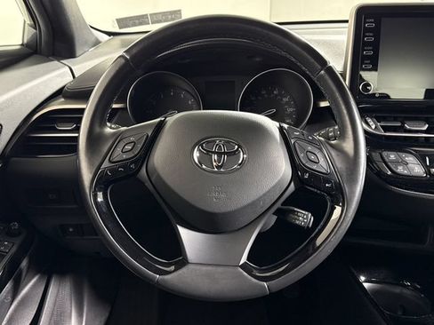 Used 2019 Toyota C-HR XLE FWD image 23