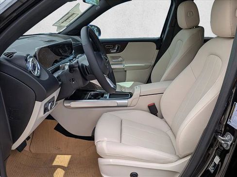 New 2026 Mercedes-Benz GLB 250 4MATIC image 4