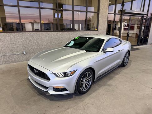 Used 2015 Ford Mustang Premium image 28