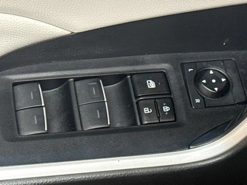 Used 2023 Toyota RAV4 XLE AWD/4WD image 23