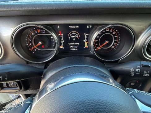 Used 2020 Jeep Wrangler Unlimited Sahara AWD/4WD image 21