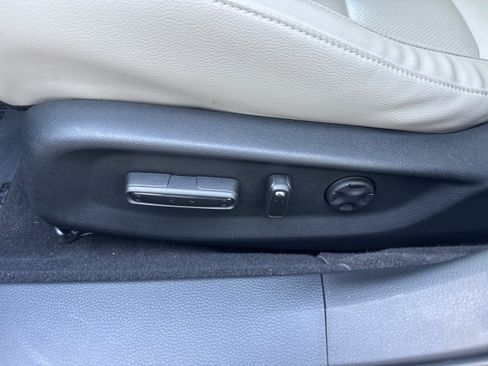 Used 2018 Honda Accord Touring image 6