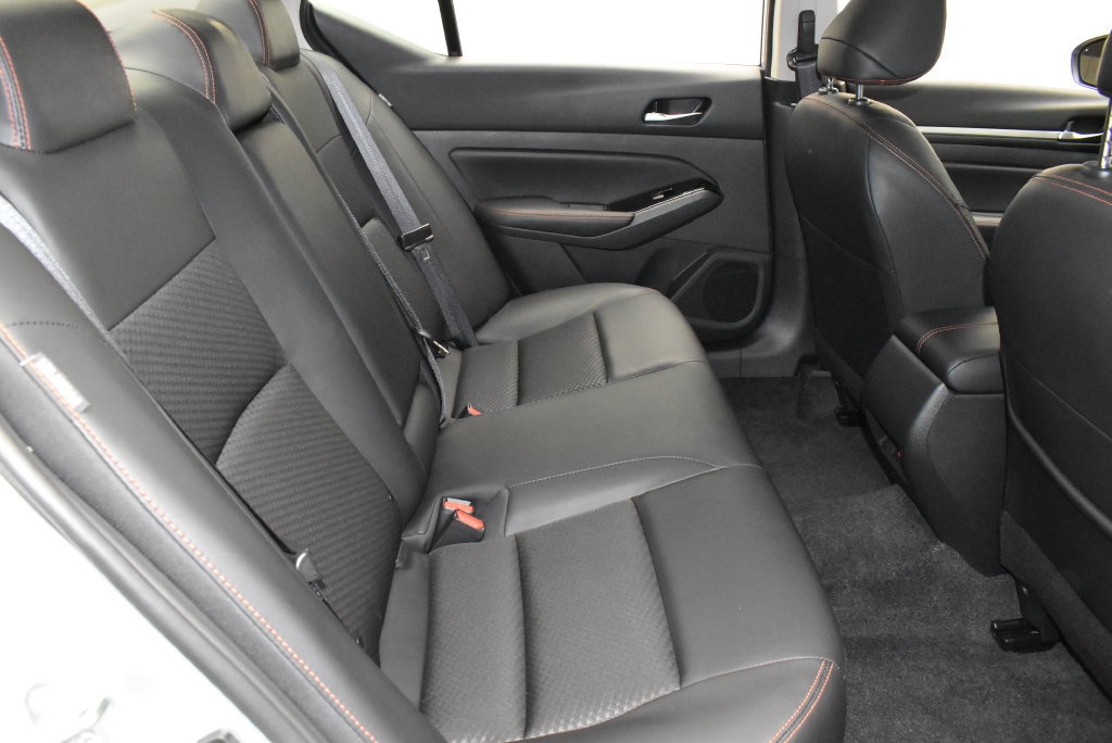 Used 2025 Nissan Altima 2.5 SR FWD image 31