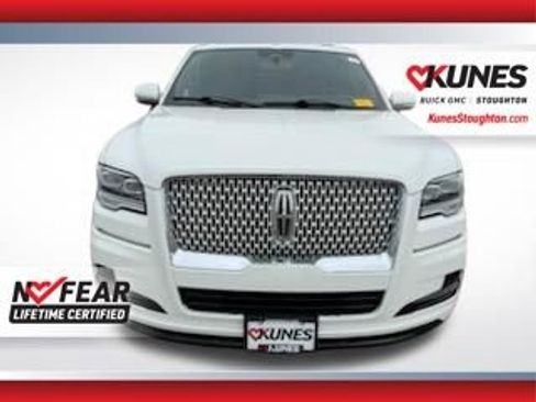 Used 2022 Lincoln Navigator Reserve AWD/4WD image 4