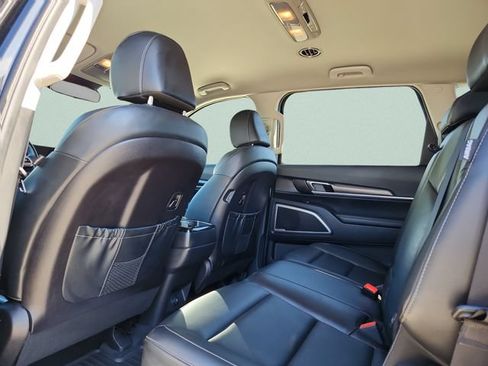 Certified 2024 Kia Telluride LX FWD image 16
