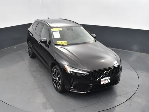 Used 2024 Volvo XC60 B5 Plus image 43