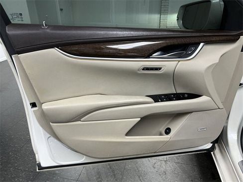 Certified 2015 Cadillac XTS Premium w/ Driver Assist Package image 23