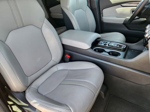 Used 2024 Honda Pilot Touring image 12