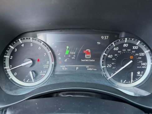 Used 2021 Toyota Highlander XLE FWD image 24