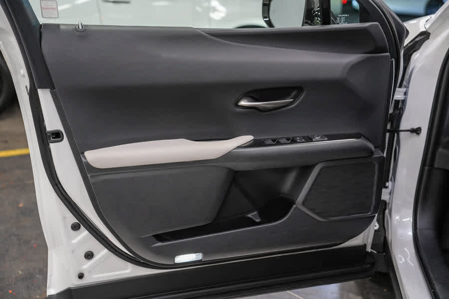Used 2023 Lexus UX 250h FWD w/ Accessory Package (Z2) image 22