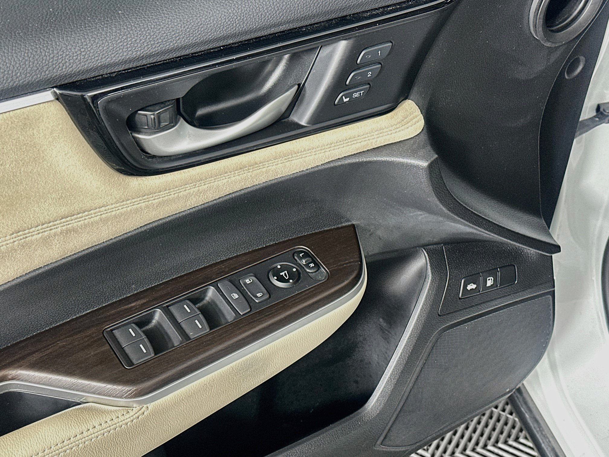 Used 2018 Honda Clarity Touring image 15