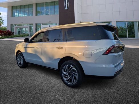 New 2026 Lincoln Navigator Reserve AWD/4WD image 5