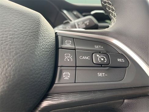 New 2025 Jeep Grand Cherokee L Altitude image 22