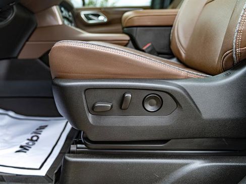 Used 2024 Chevrolet Suburban High Country w/ Advanced Technology Package image 48