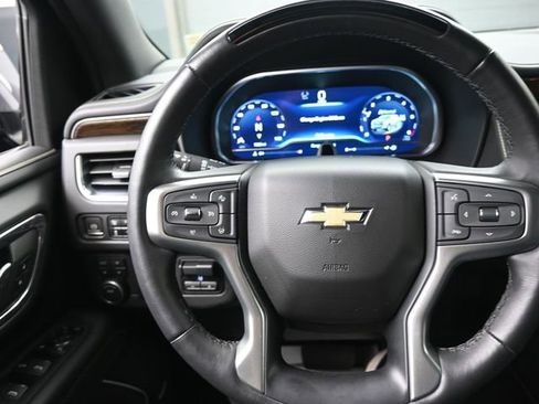 Certified 2023 Chevrolet Suburban Premier w/ Advanced Technology Package image 8