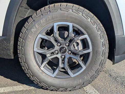 New 2026 Chevrolet Equinox ACTIV image 5