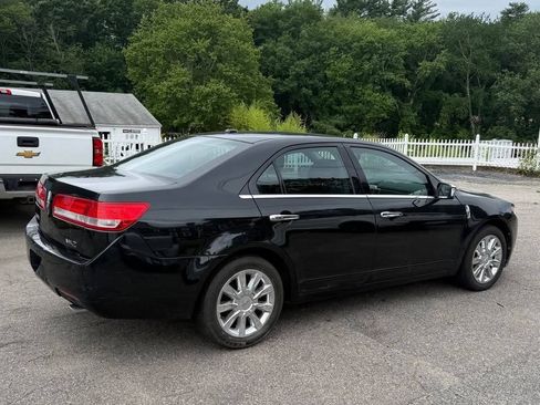 Used 2011 Lincoln MKZ FWD image 3