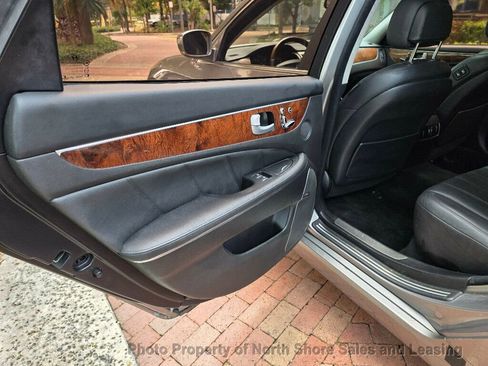 Used 2013 Hyundai Equus Signature RWD image 28
