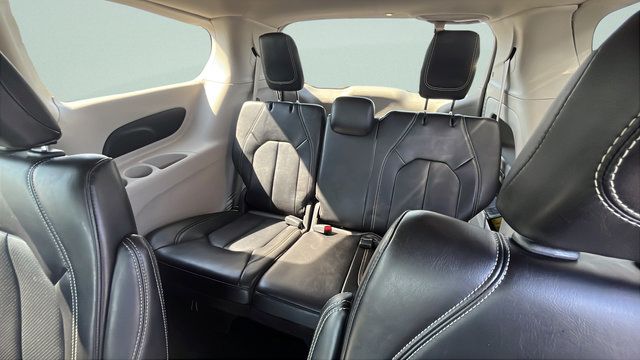 Used 2024 Chrysler Pacifica Touring-L FWD image 23