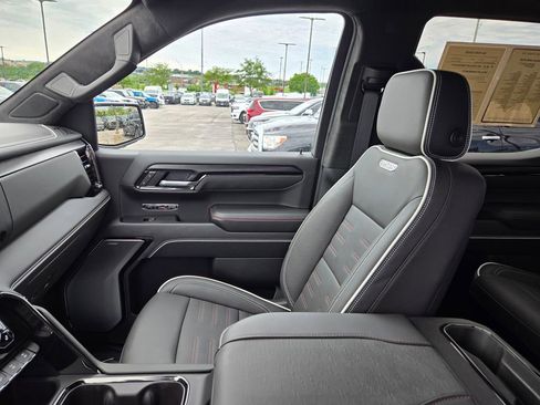 Used 2025 GMC Sierra 1500 AT4X AWD/4WD image 27