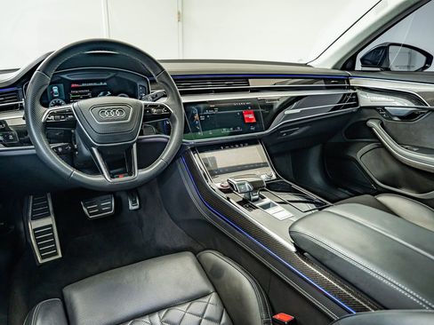 Used 2022 Audi S8 AWD/4WD image 31