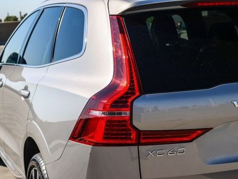 Used 2023 Volvo XC60 B5 Ultimate w/ Climate Package image 8
