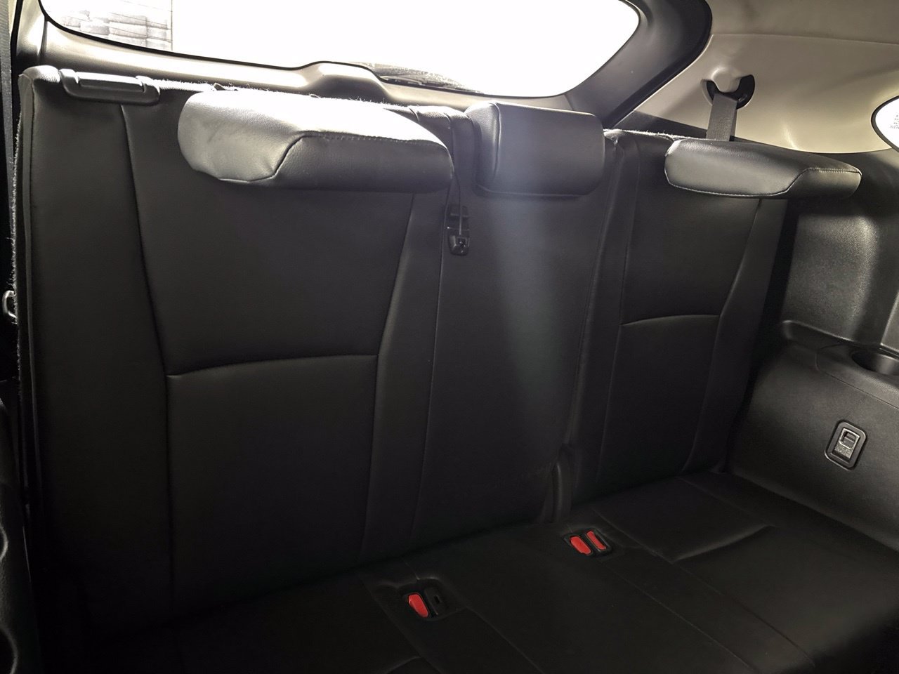 Used 2025 Toyota Highlander XLE FWD image 29