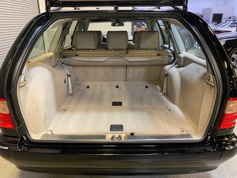 Used 2000 Mercedes-Benz E 320 Wagon image 30