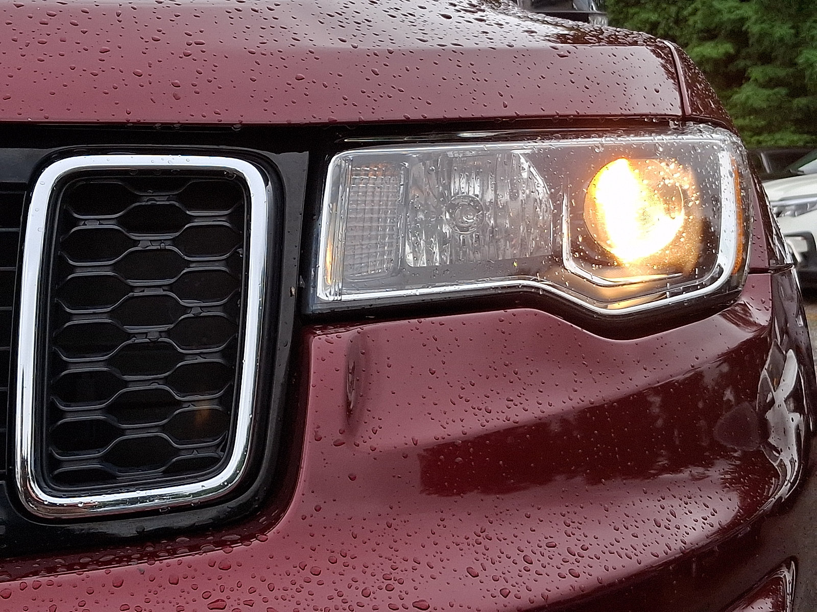 Used 2020 Jeep Grand Cherokee Limited AWD/4WD image 9