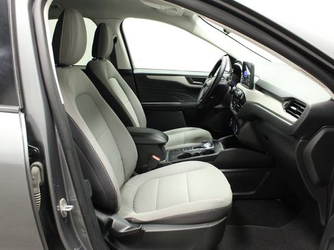 Used 2022 Ford Escape SE w/ SE Sport Appearance Package image 14