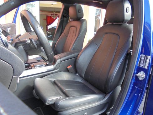 Used 2020 Mercedes-Benz GLB 250 4MATIC w/ Premium Package image 9