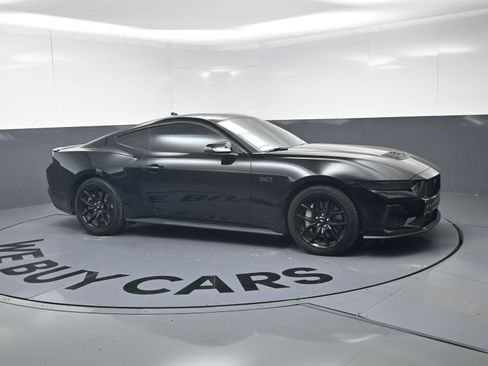 Used 2025 Ford Mustang GT Premium image 15