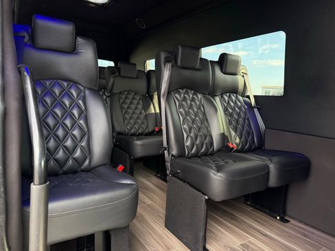 Used 2022 Mercedes-Benz Sprinter 4500 w/ Parking Package image 29