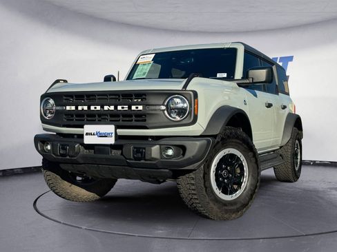 Used 2024 Ford Bronco Black Diamond w/ Sasquatch Package image 1