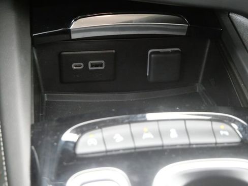 Used 2023 Buick Envision Preferred AWD/4WD image 19