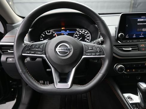 Used 2022 Nissan Altima 2.0 SR image 7