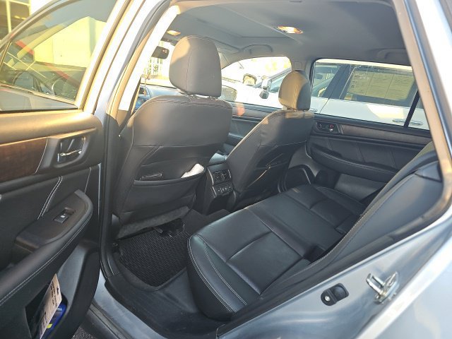 Used 2019 Subaru Outback 2.5i Limited AWD/4WD image 3