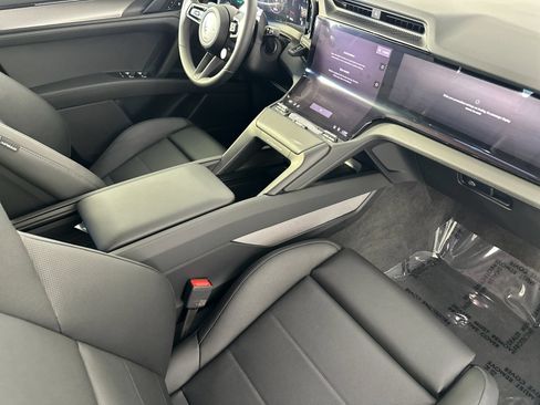 Used 2026 Porsche Cayenne Electric AWD/4WD image 18