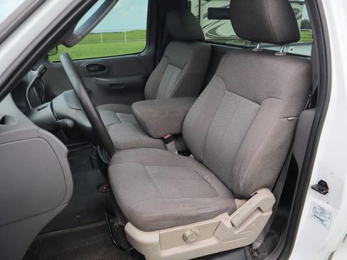 Used 2004 Ford F150 XL image 3