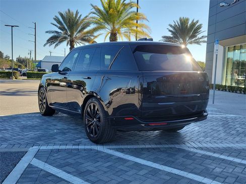 Used 2023 Land Rover Range Rover SE image 3
