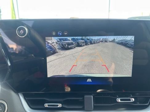 New 2026 Chevrolet Equinox LT w/ Convenience Package II FWD image 24